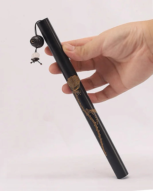 The long cylindrical package can accommodate incense sticks within 21cm, making it easy to carry out at any time and any place