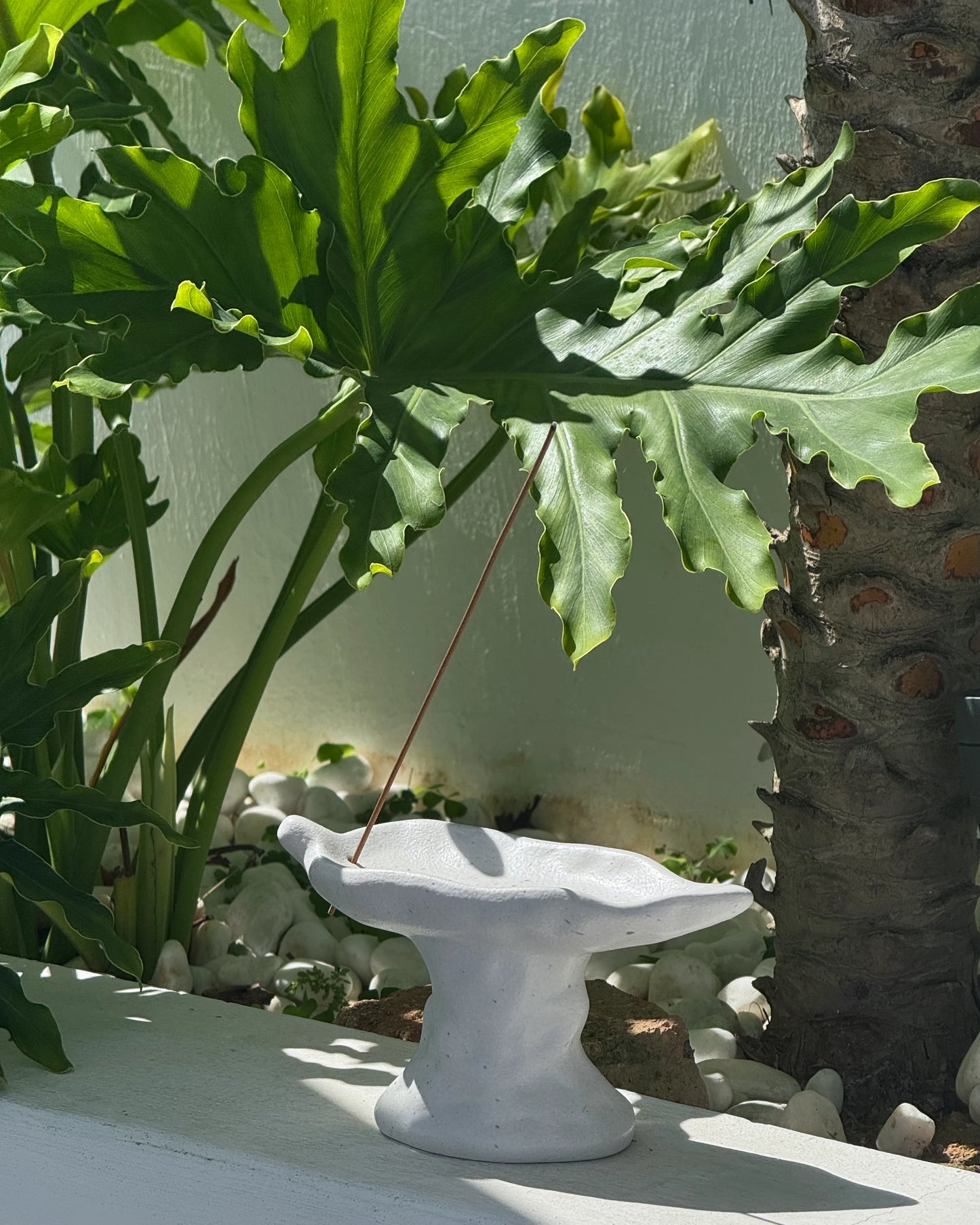 Leaf Incense holder · Ceramics