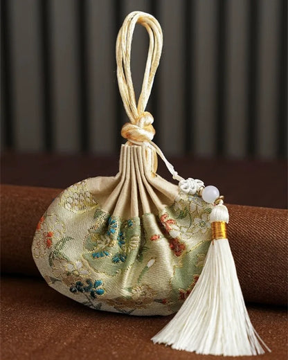 Brocade Herbal Sachet · Oriental Fragrance
