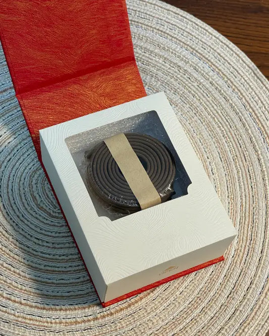 The packaging of the coil incense is exquisite and features shock-absorbing packaging